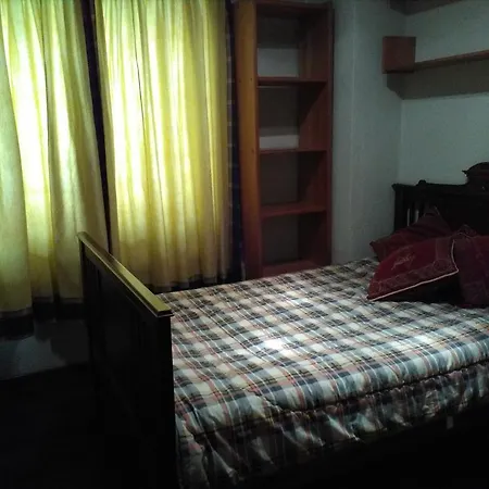 Louis Terrace House בית הארחה ליסבון