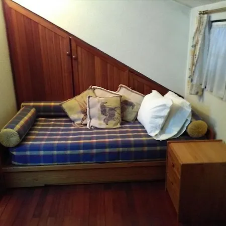 Louis Terrace House *