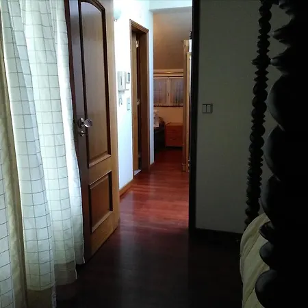 Louis Terrace House *